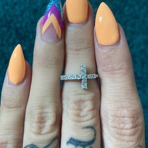 Kay Jewelers diamond 💎 cross ✝️ midi sterling silver 925 midi ring. Sz 2